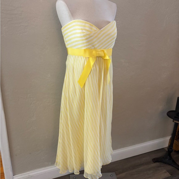 Kay Unger Dresses & Skirts - strapless Kay Unger Yellow Strapless Bow-Waist Midi Dress Sz 10